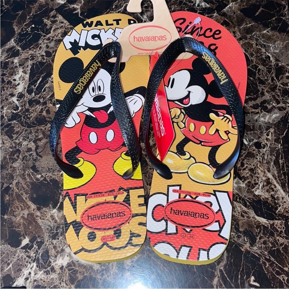 Men’s Disney Havaianas size 11/12 brand new